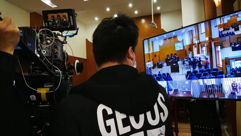 AI生成VS人工创意——清城区广告片拍摄公司的技术浪漫主义实践